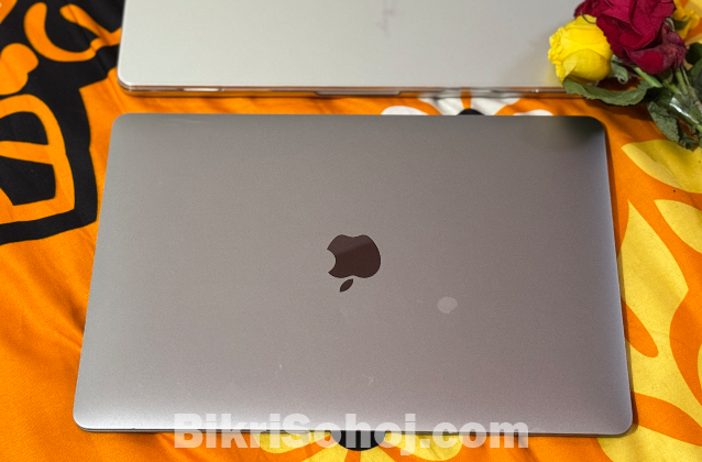 Apple MacBook Air i5 13-inch 2018 Used From South Korea